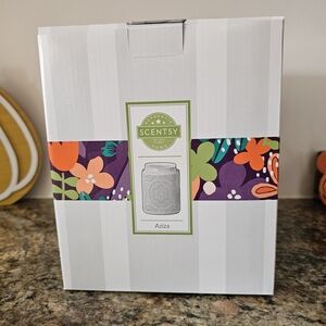 Scentsy Aziza Home Accent Warmer